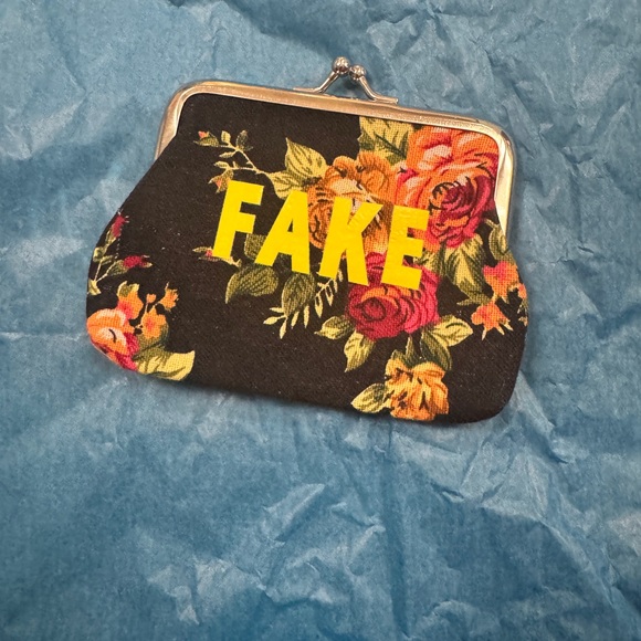 Cheeky coin purse handmade “fake” - Picture 3 of 3